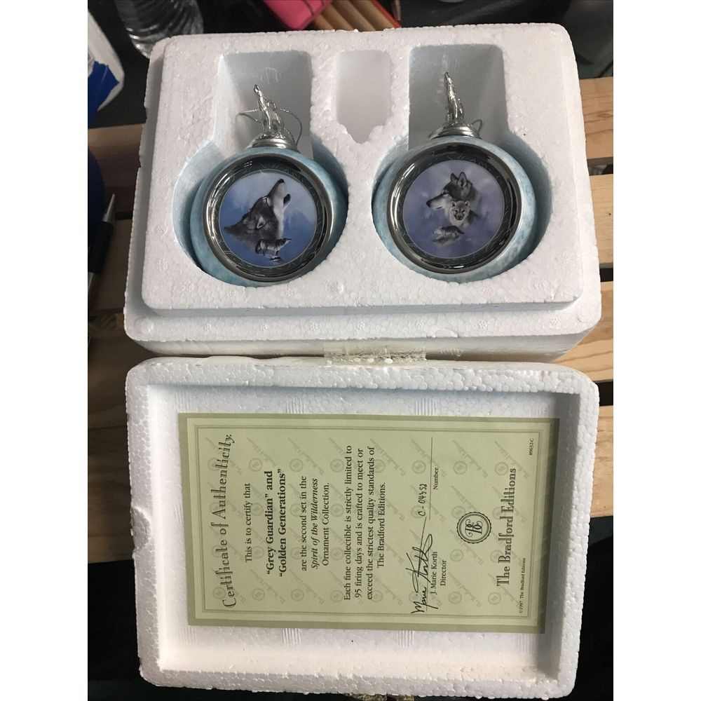 Bradford Editions Grey Guardian Golden Generations Wolf Ornaments Set 1997‎